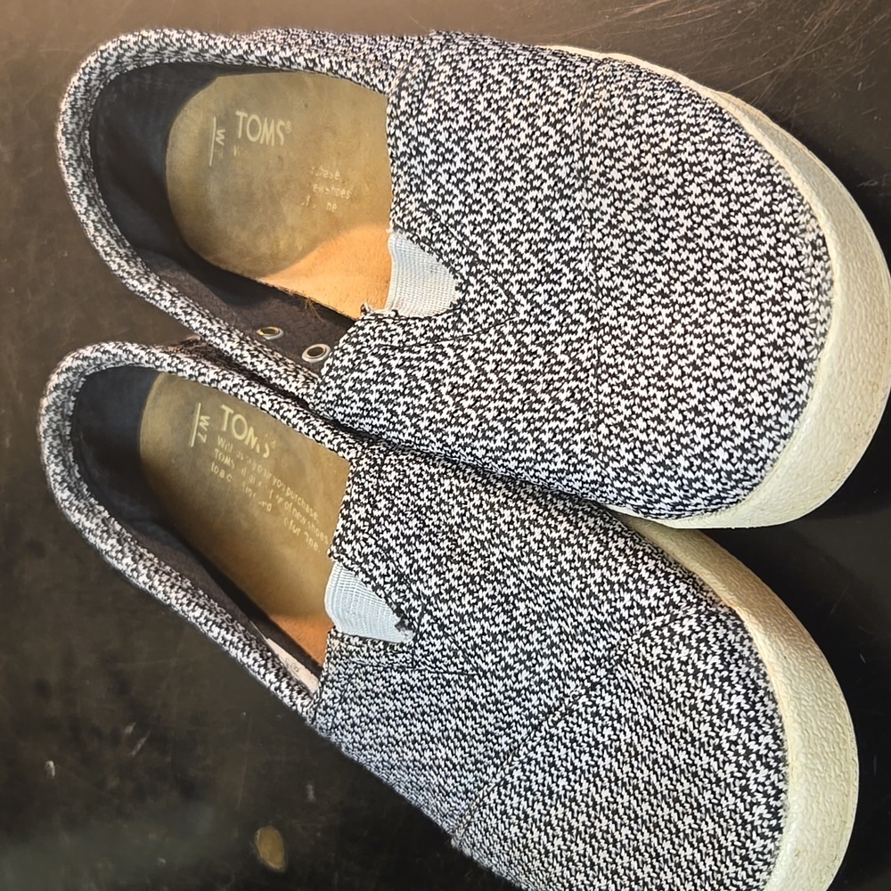 Tom's shoes